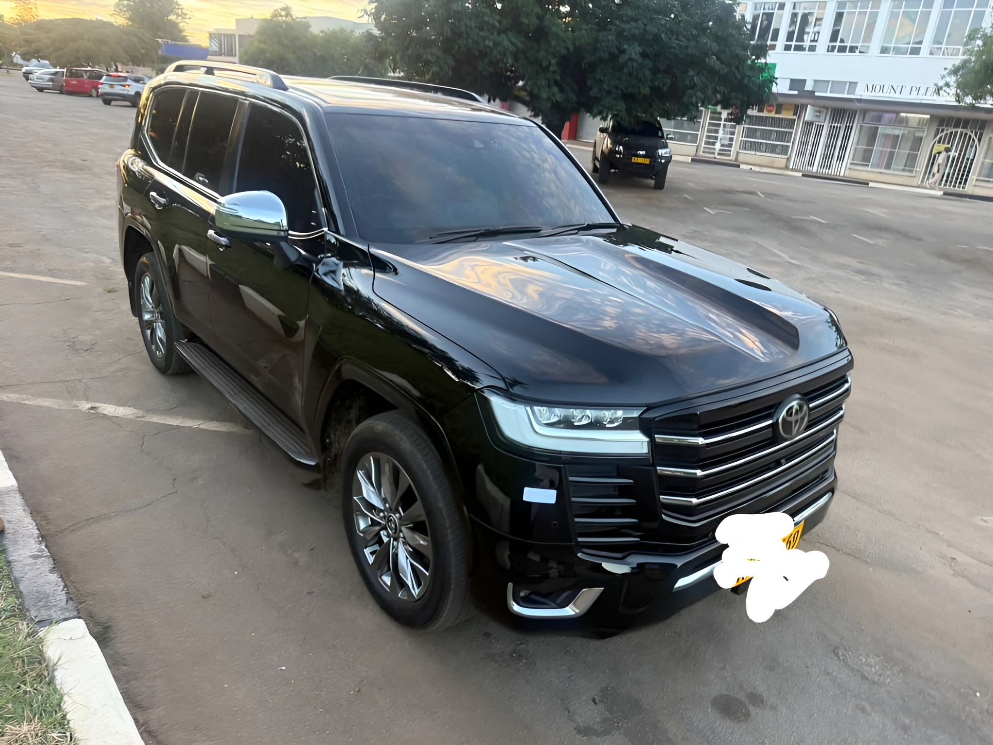 Toyota Land Cruiser 300